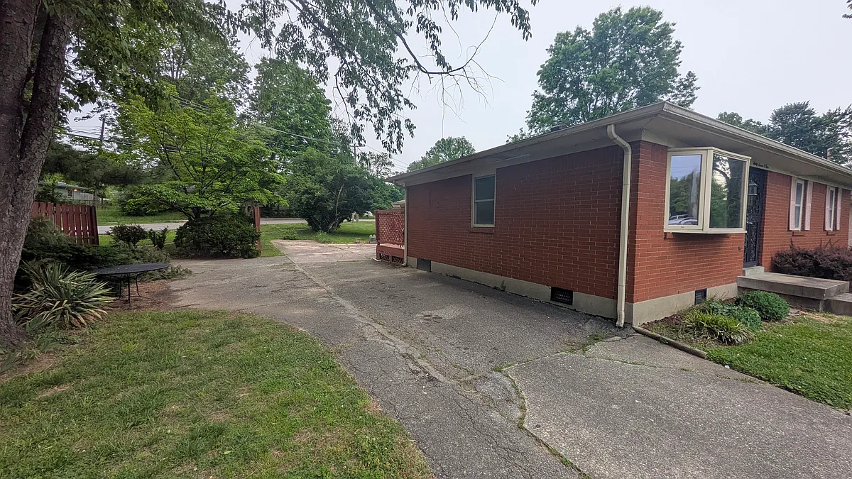 Building Photo - 3701 Glenlea Way