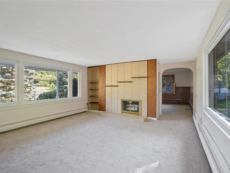 6555 Woodchuck Hill Rd — Photo 5