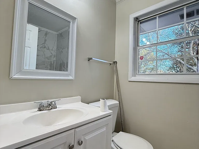 7016 Adel Ln — Photo 15
