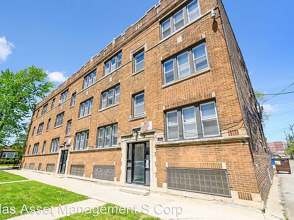 2nd image of 2620 W 64th St Unit 3