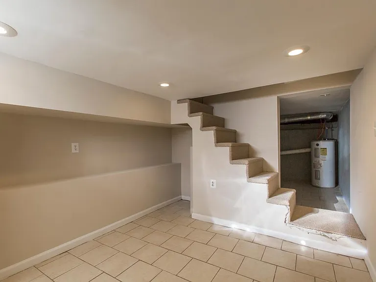 2826 Mercer St — Photo 19