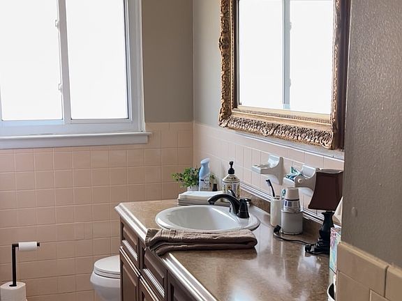 2nd image of 451 Orchard St #2