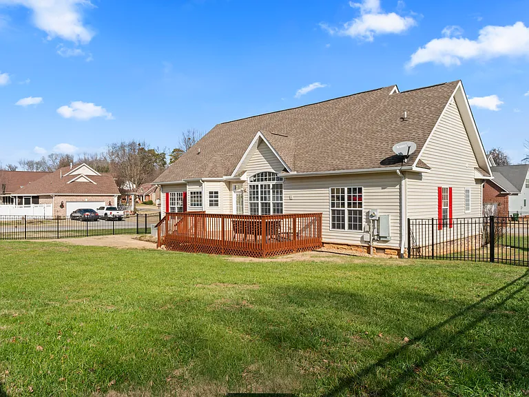 310 Cranfield Dr — Photo 4