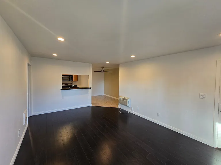 1345 Cabrillo Park Dr #E01 — Photo 3