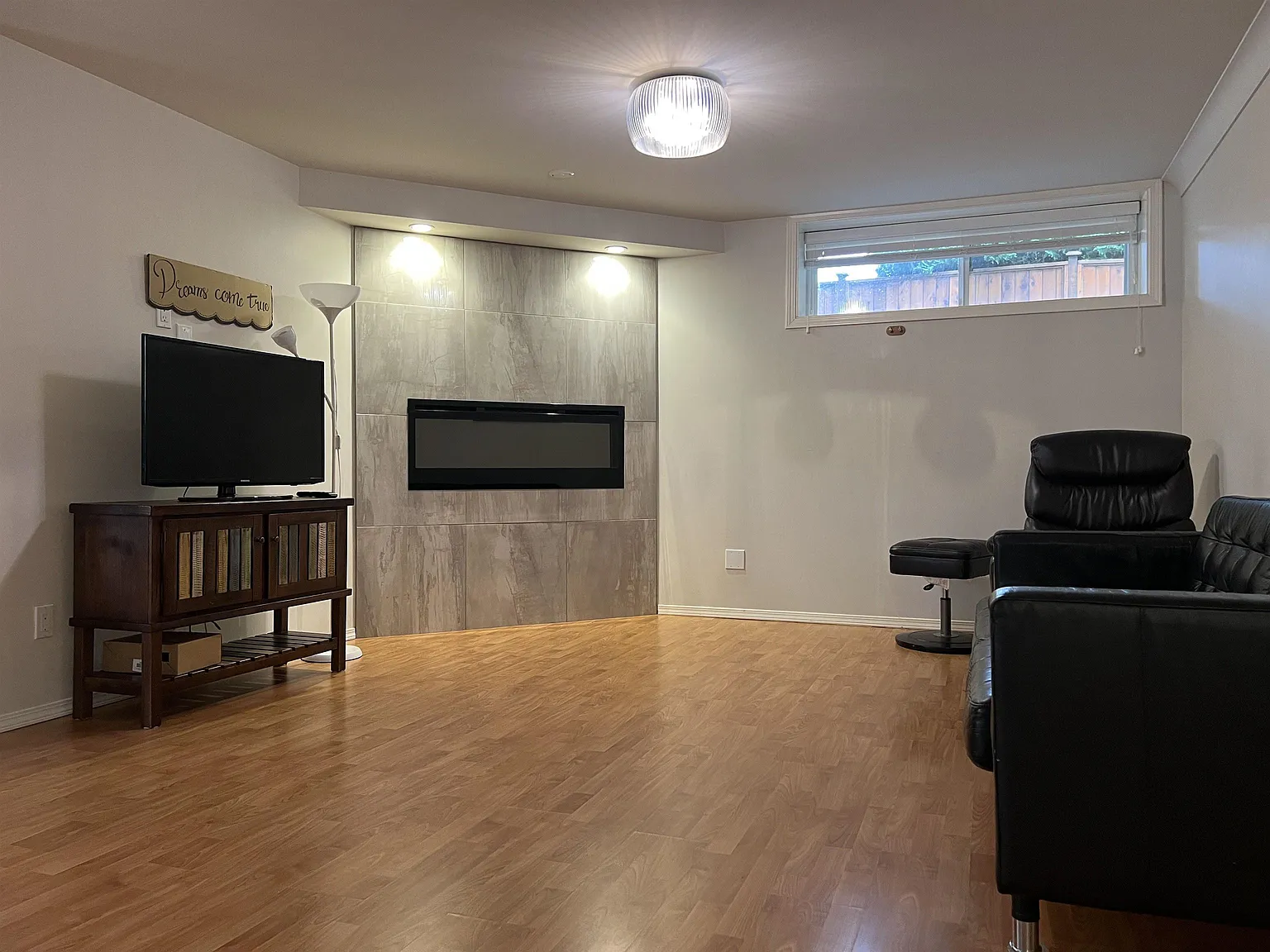2 bed, 1000 sqft, $2,190 — Photo 1