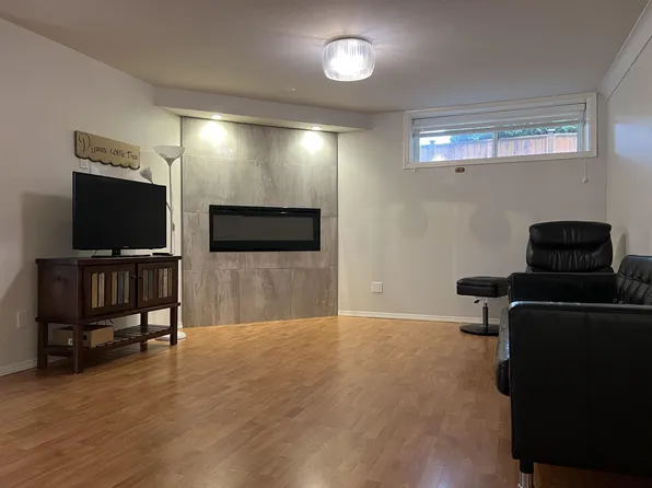 631 Porter St #Basement, Coquitlam, BC V3J 5A8