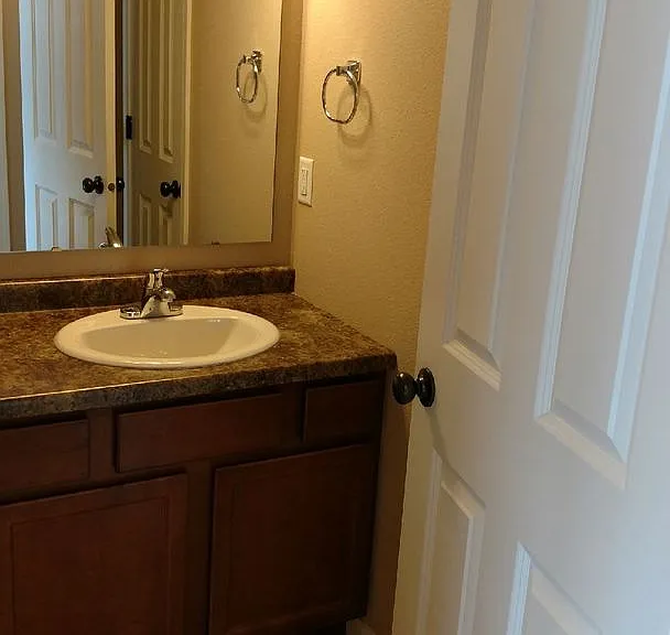 2609 Verity Ln SE — Photo 5
