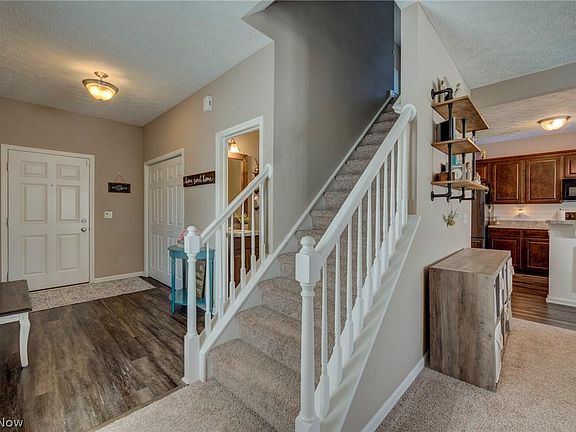 2nd image of 4513 Vineyard Dr