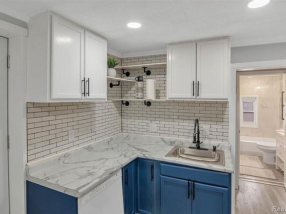 3rd image of 20830 Westview Ave #1