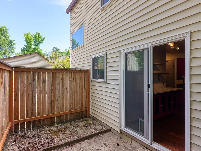 5751 SW 204th Pl — Photo 24