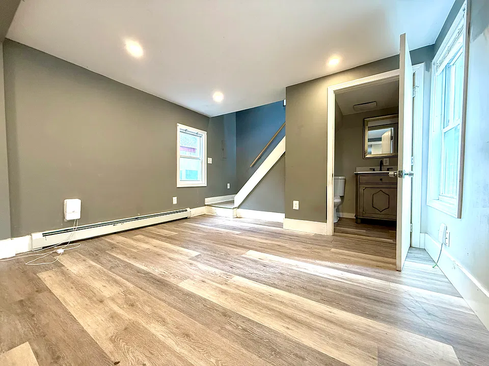 18 Bellevue St #2
