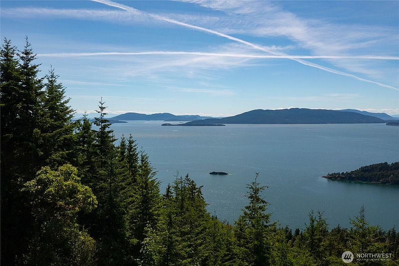 3rd image of 1543 Chuckanut Crest Drive