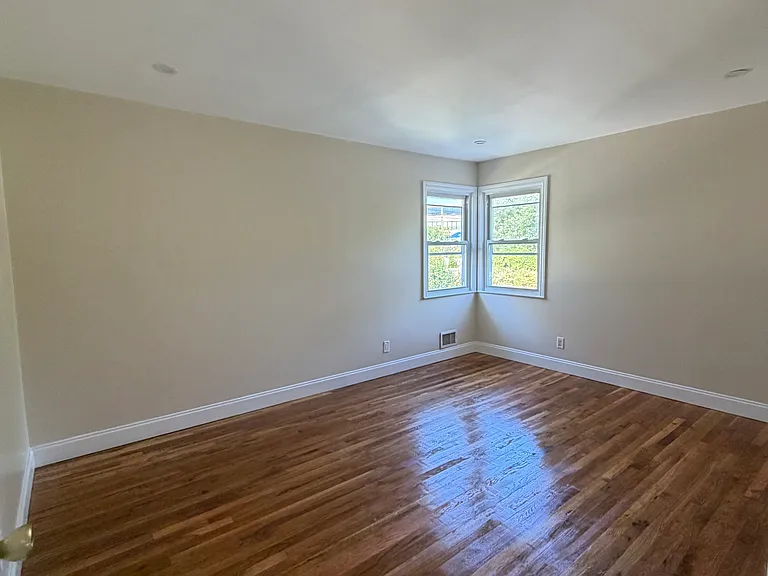 152 Sycamore Rd #1 — Photo 9