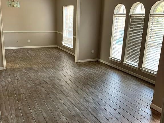 5th image of 3211 Gatesbury Ct