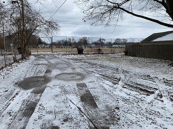 3rd image of 724 S Wayne Ave