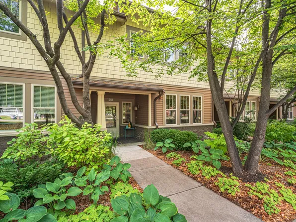 2108 Village Ter, Bloomington, MN 55431