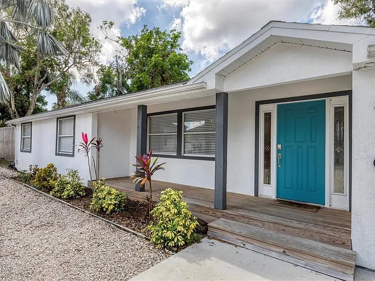 4110 Iola Dr — Photo 2