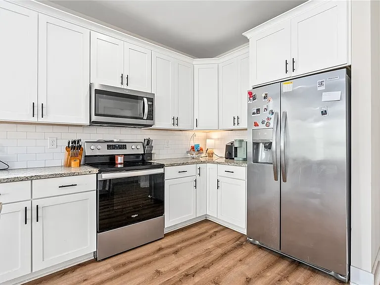 868 Twin Forks Ave #5 — Photo 8