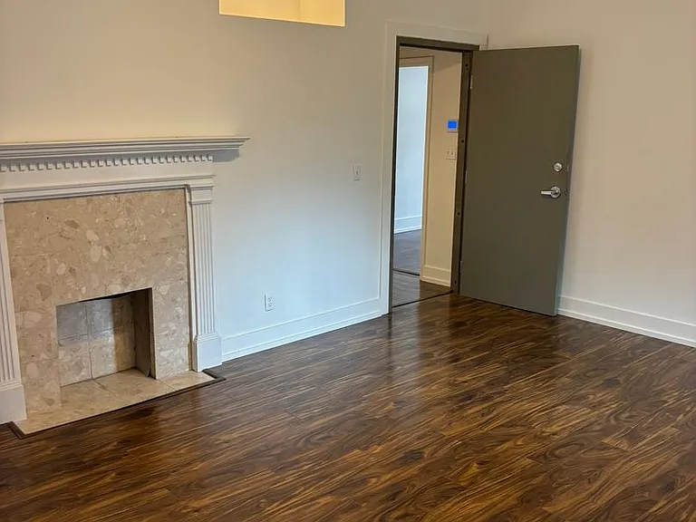 1 Magnolia St — Photo 2