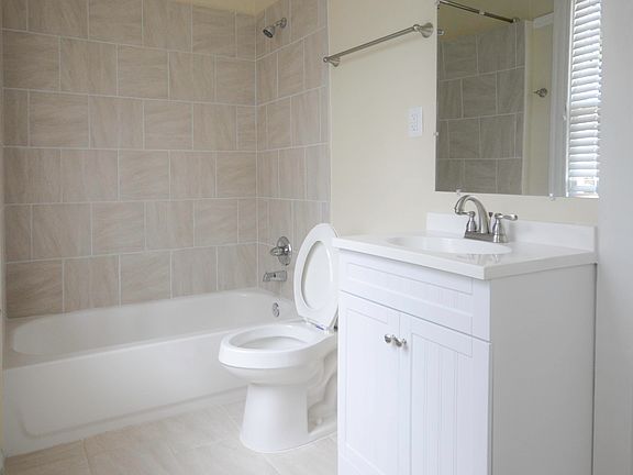 4th image of 619 W 21st St
