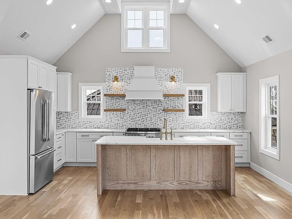5th image of 343 Central Ave #2