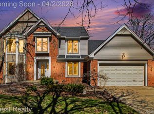 38590 Lowell Dr, Farmington Hills, MI 48331