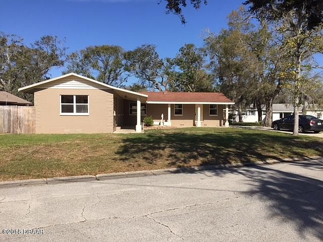 1st image of 105 N Arbor Dr