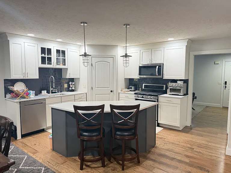 2700 Shepard Rd — Photo 4