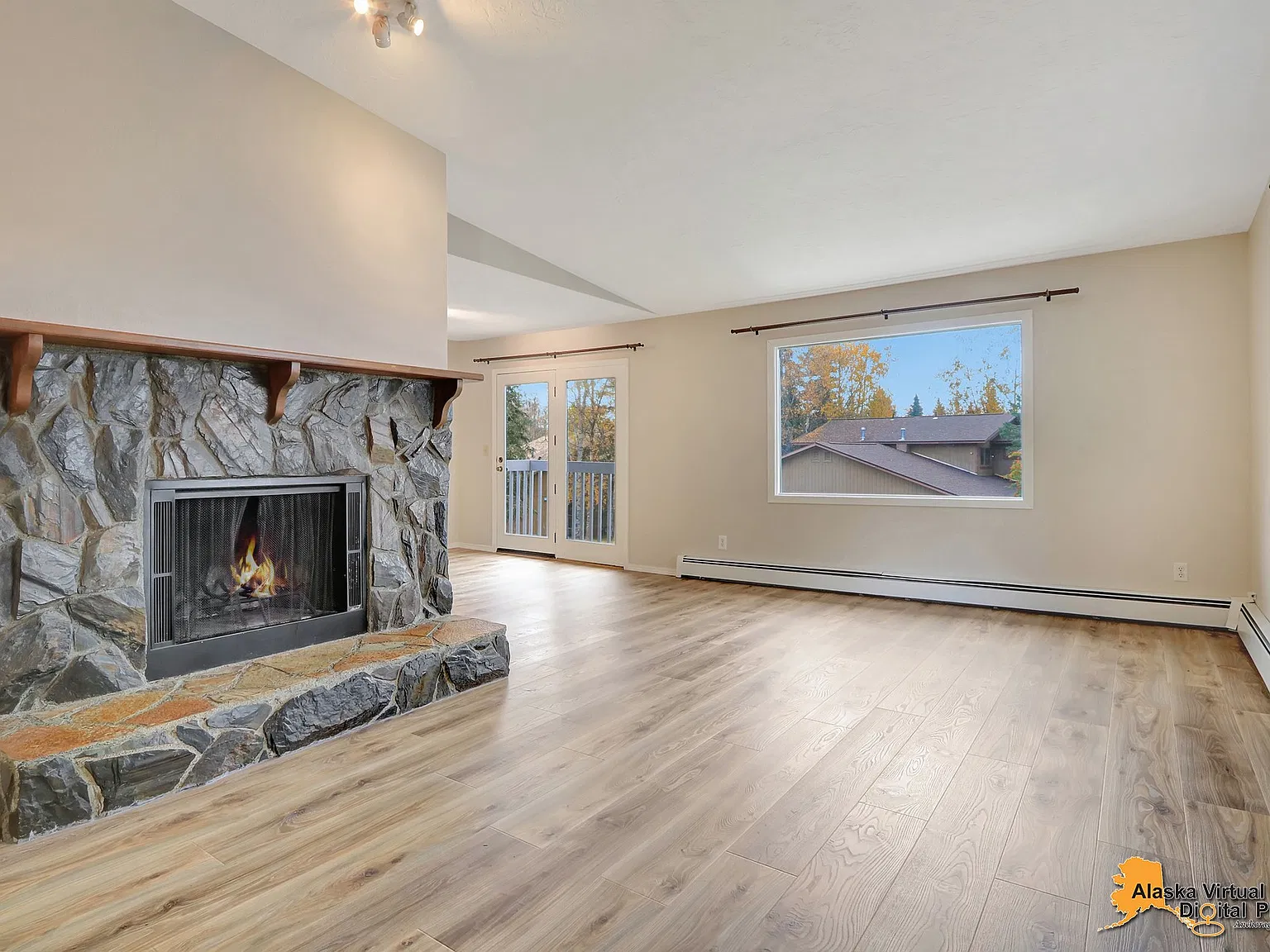 3 bed, 1560 sqft, $2,695 — Photo 2