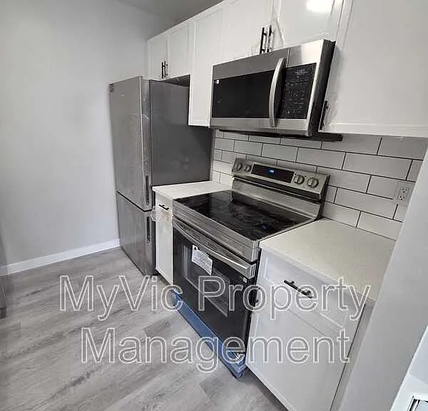 4610 47th St — Photo 10