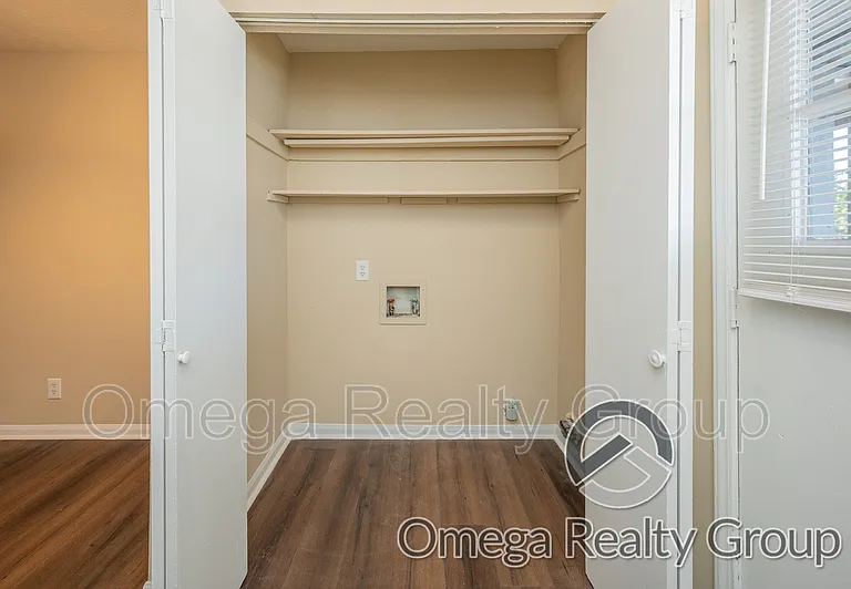 Lakeridge Apartments — Photo 82