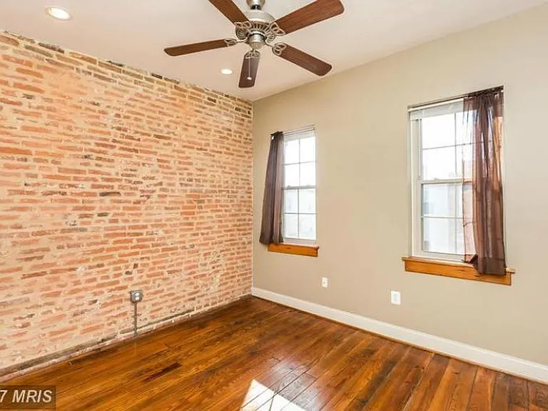 30 E Heath St #PRIMARYROOM — Photo 15