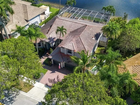 2015 NW 140th Ave, Pembroke Pines, FL 33028