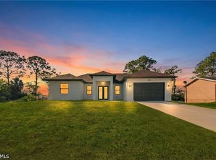 2909 9th St, Lehigh Acres, FL 33971