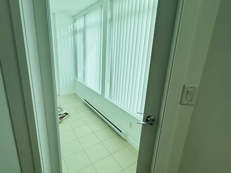 610 Granville St #4 — Photo 6