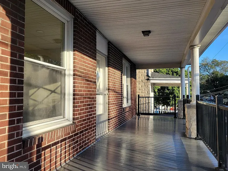317 S 4th St — Photo 3