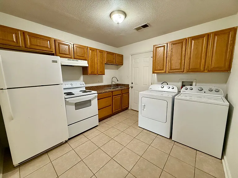 3705 Griffin St — Photo 5