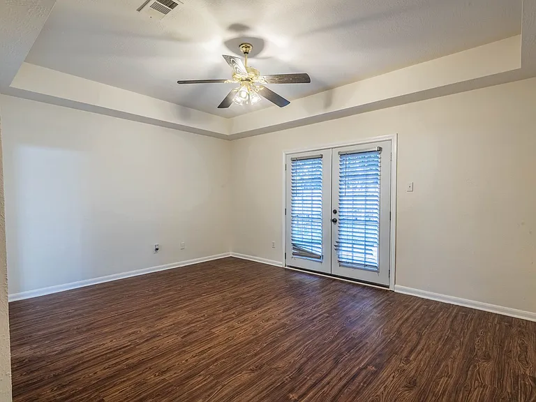 6303 Faulkner Ridge Dr — Photo 10