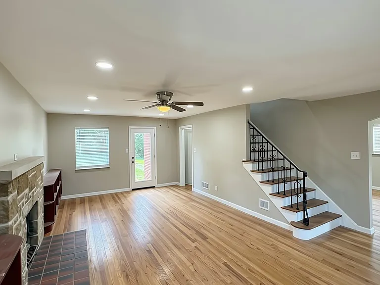 5125 Highview Dr — Photo 3