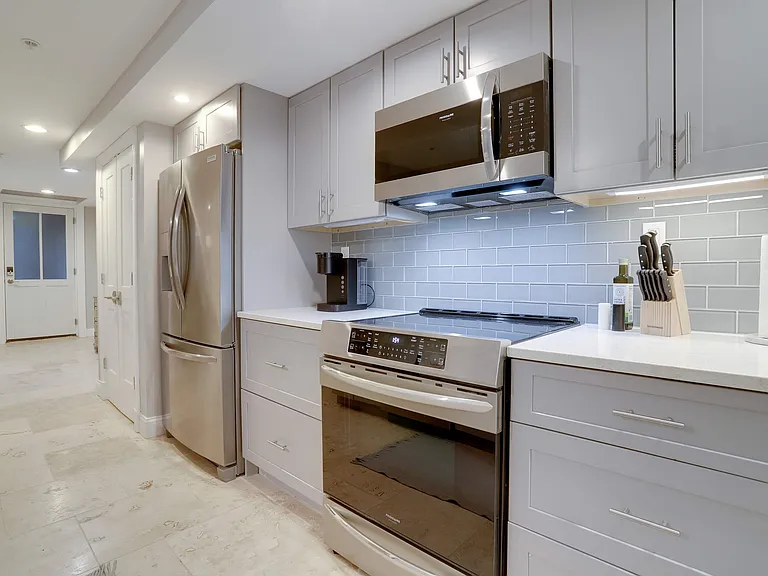 327 E Capitol St SE #B — Photo 7