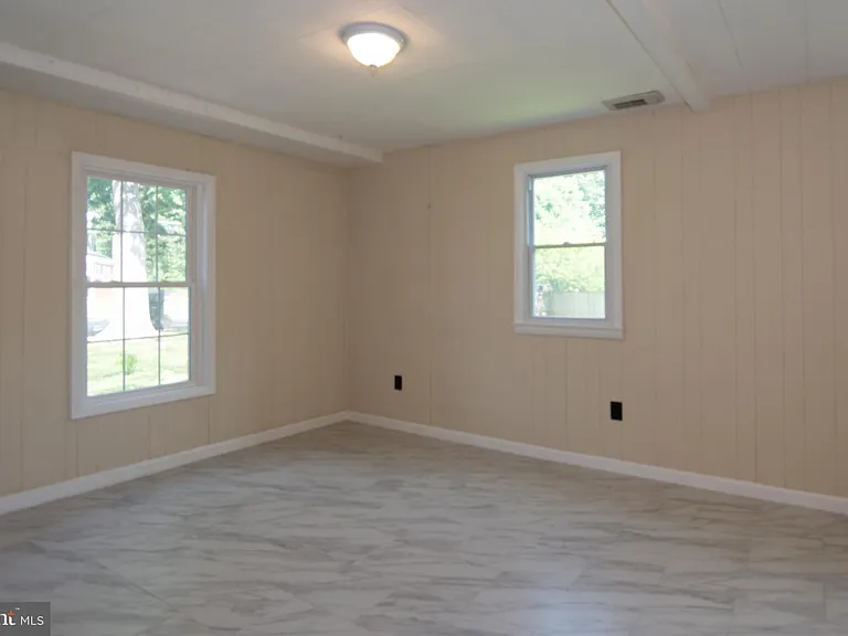 6400 Japonica St — Photo 11
