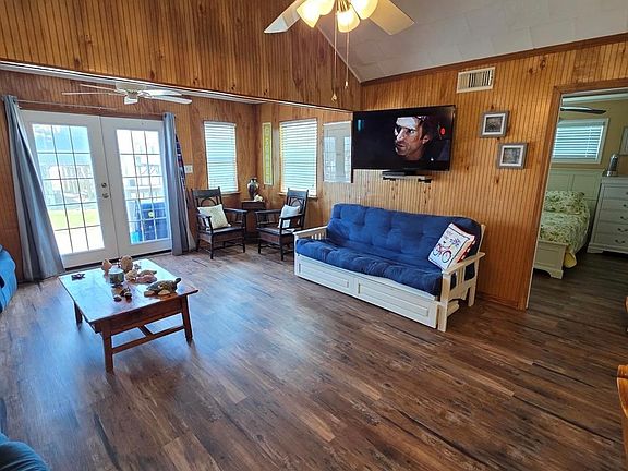 3rd image of 407 Sea Shell Rd