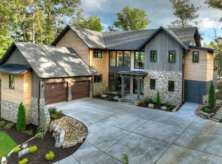 195 Fallen Leaf Rd, Mineral Bluff, GA 30559