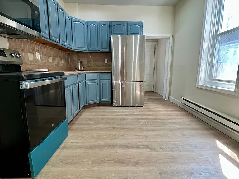 124 E Wishart St — Photo 5