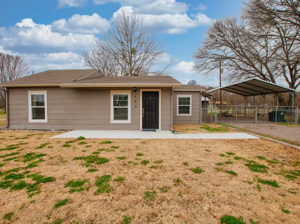 604 Kontiki Dr, Tool, TX 75143