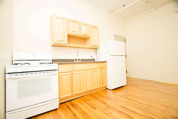 Rented by Nooklyn NYC LLC | media 16
