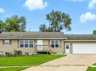 219 Taylor Dr, Lone Tree, IA 52755