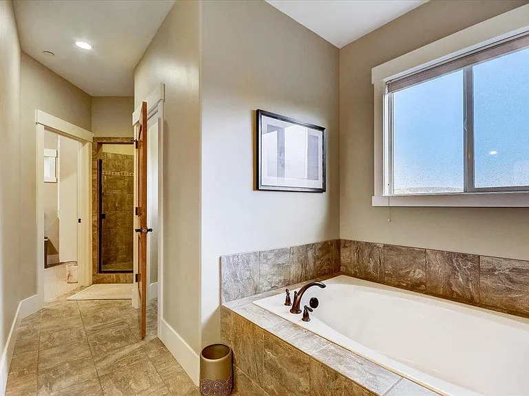 10223 N Rustler Ct — Photo 24