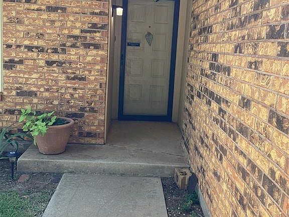 3rd image of 12024 Larkdale Dr