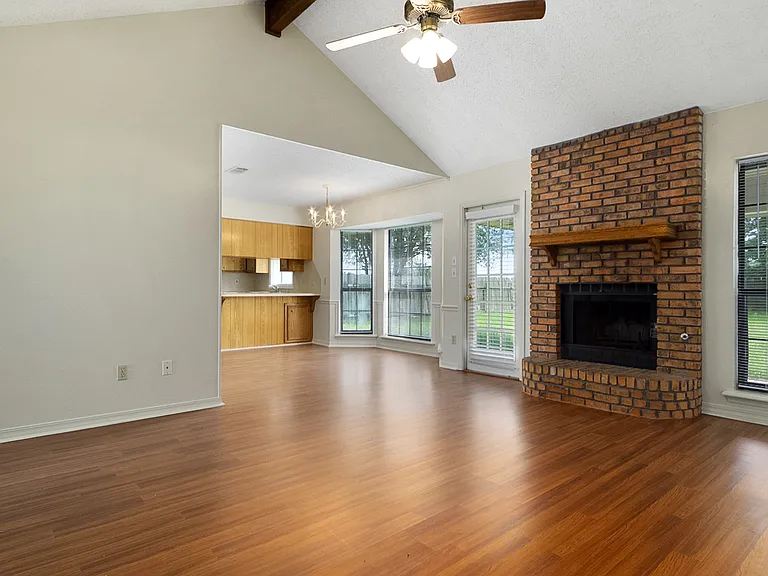 5602 Pampus Ln — Photo 10